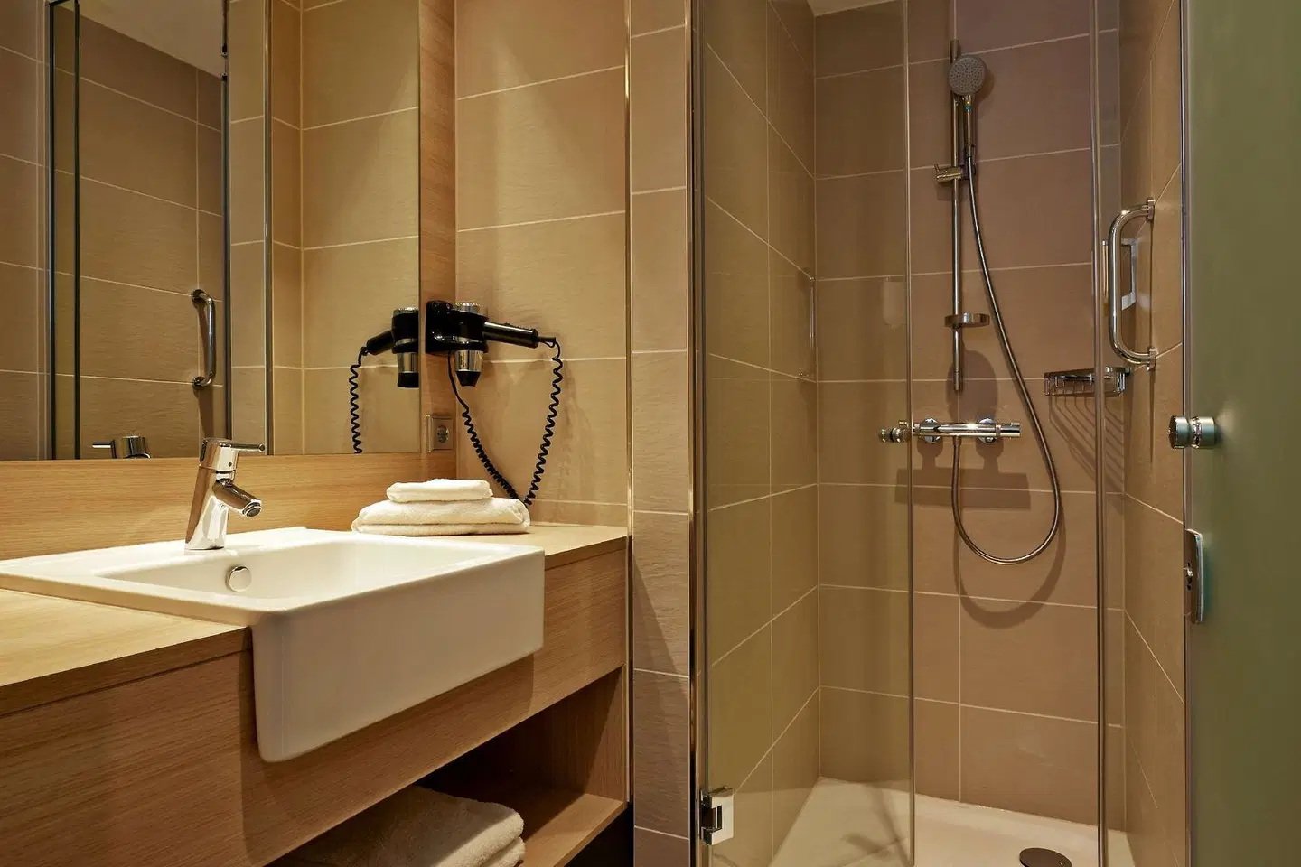 H2 München Neue Messe Badezimmer