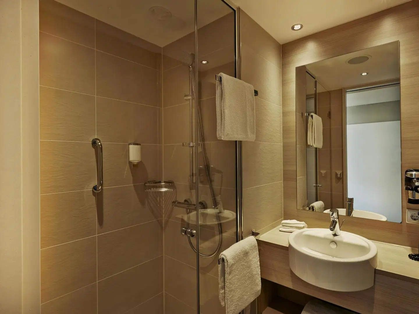 H2 München Neue Messe Badezimmer