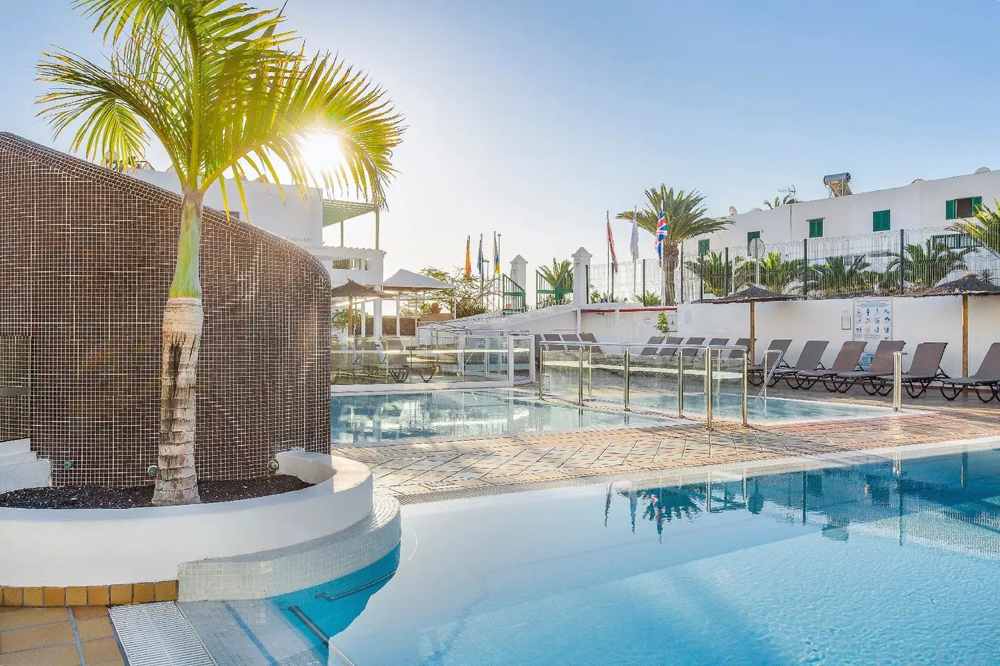 Club Del Carmen OUTDOOR_POOL