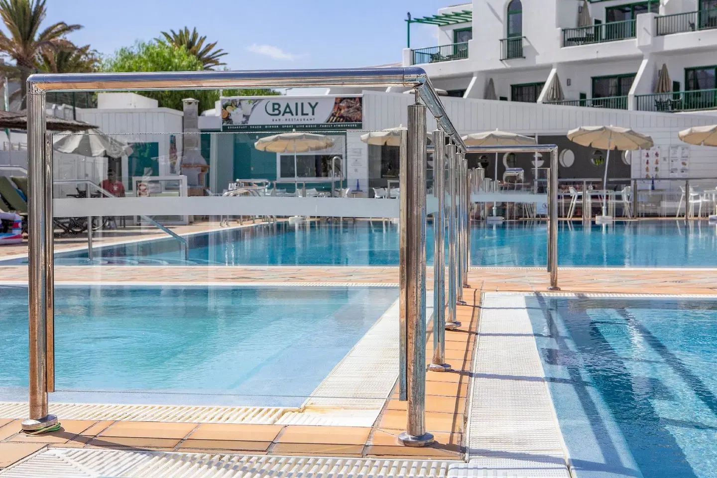 Club Del Carmen OUTDOOR_POOL