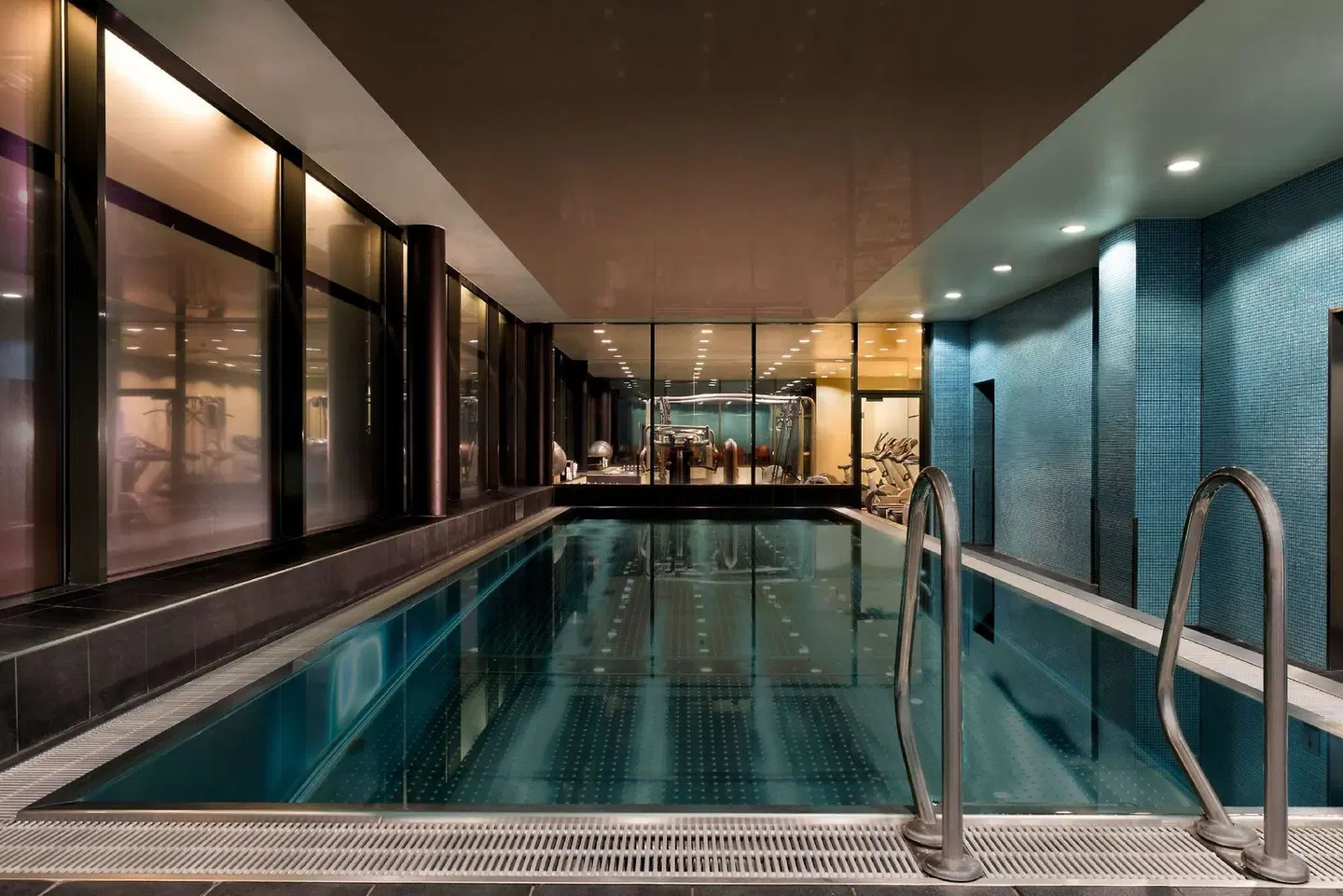 Adina Apartment Hotel Frankfurt Neue Oper Hallenbad