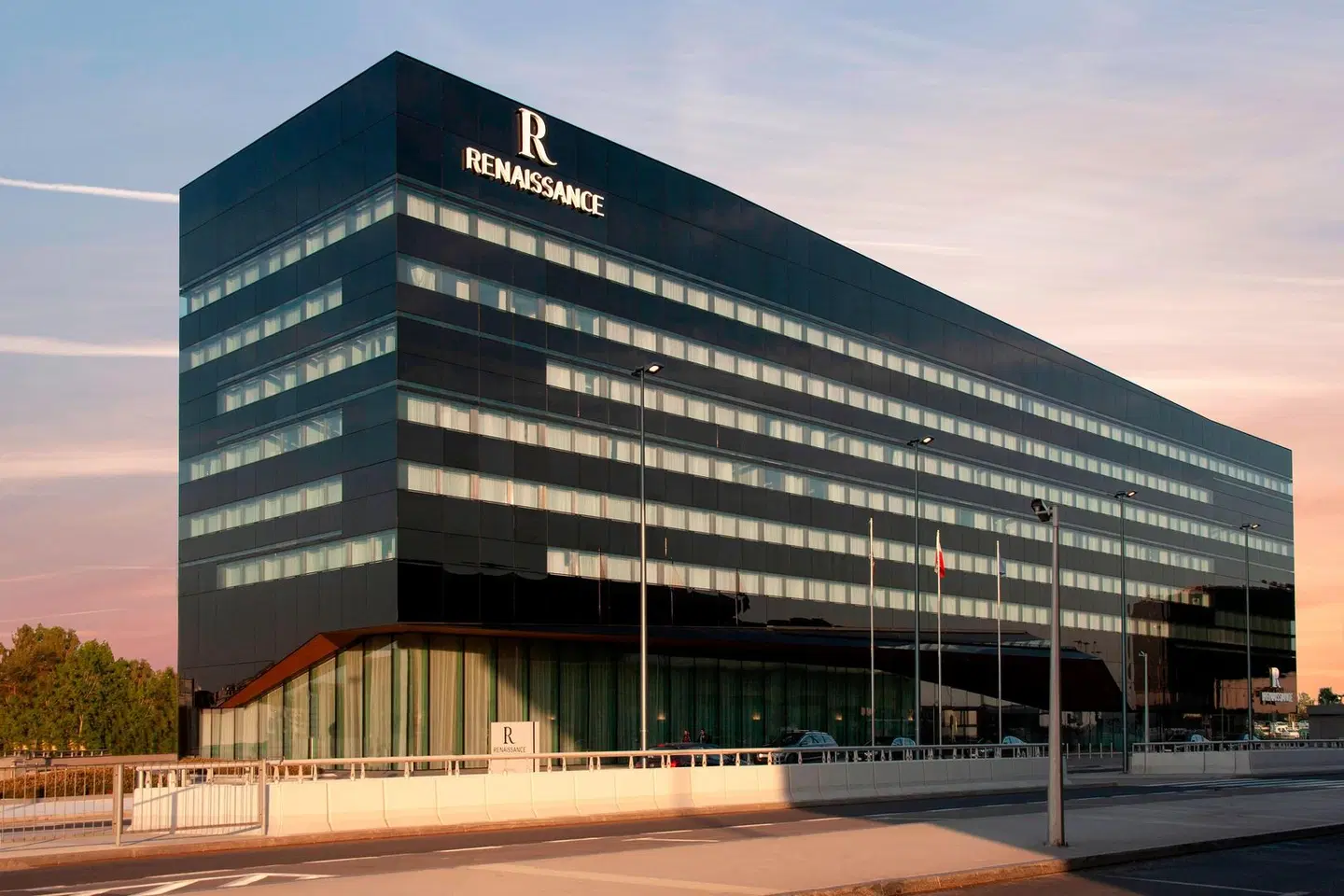 Renaissance Warsaw Airport Hotel EXTERIOR