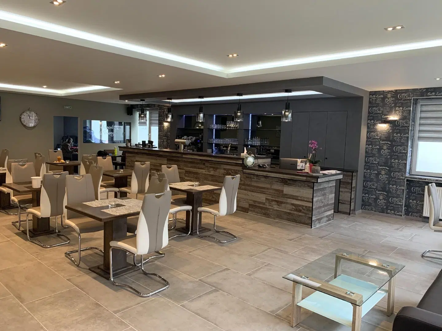 City Vibes Hotel Bar