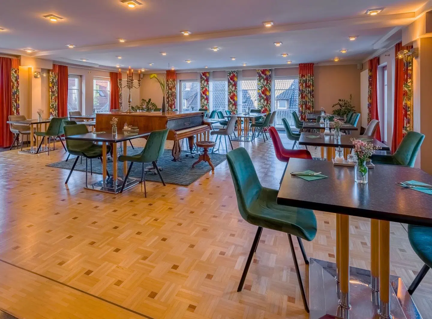 Aspire Kronprinz, Trademark Collection by Wyndham Bar