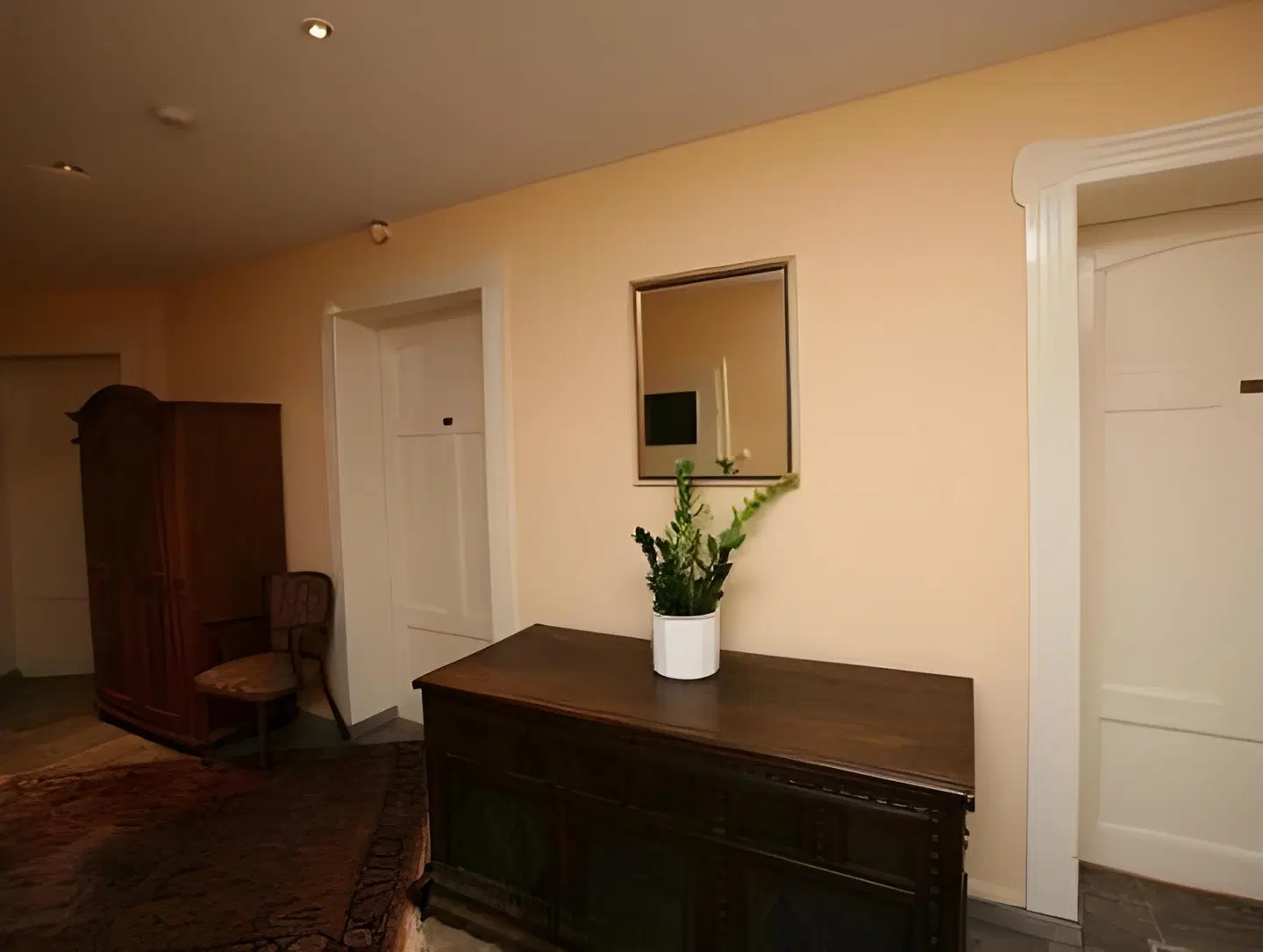 Reverey ROOM_EXAMPLE