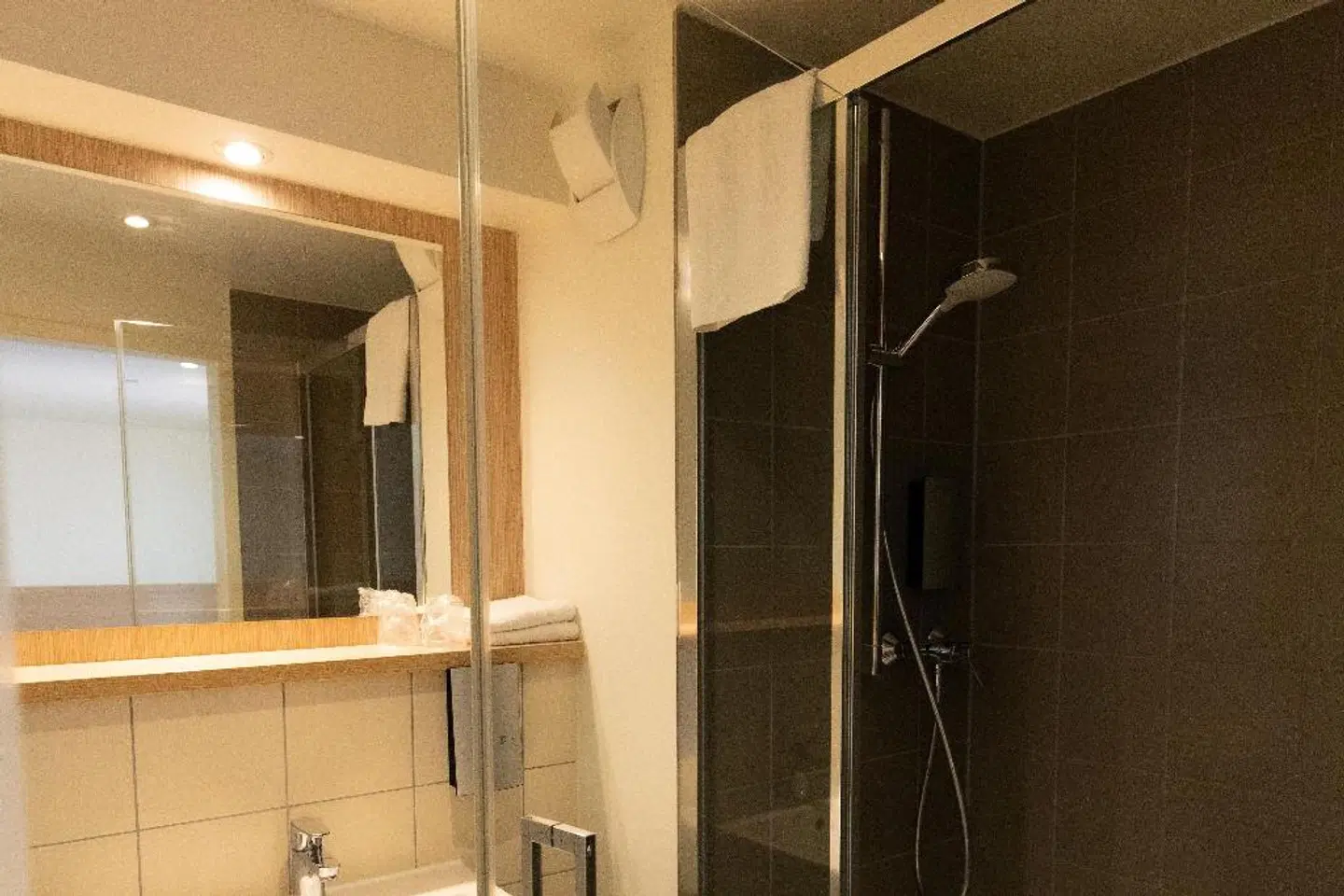 B&B Hotel Frankfurt-Airport Badezimmer