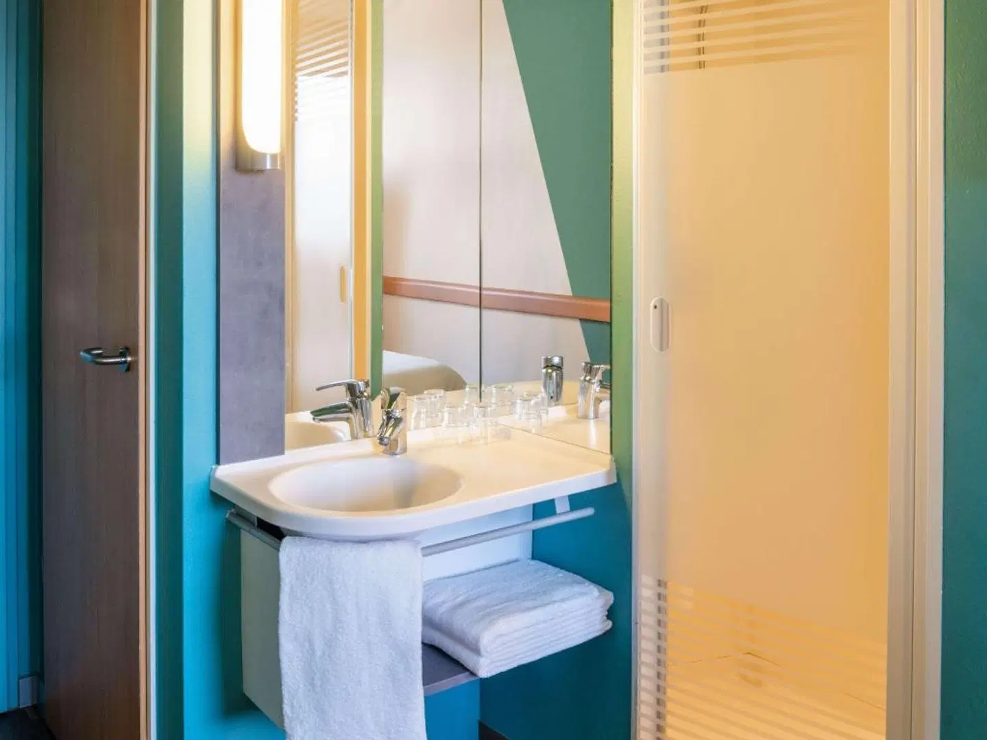 ibis budget Ulm City Badezimmer