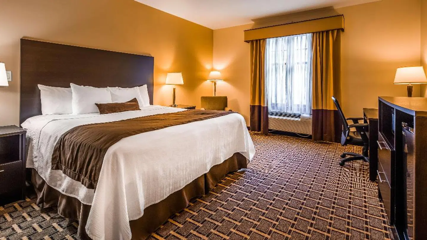 Best Western Plus The Inn & Suites at the Falls ROOM_EXAMPLE