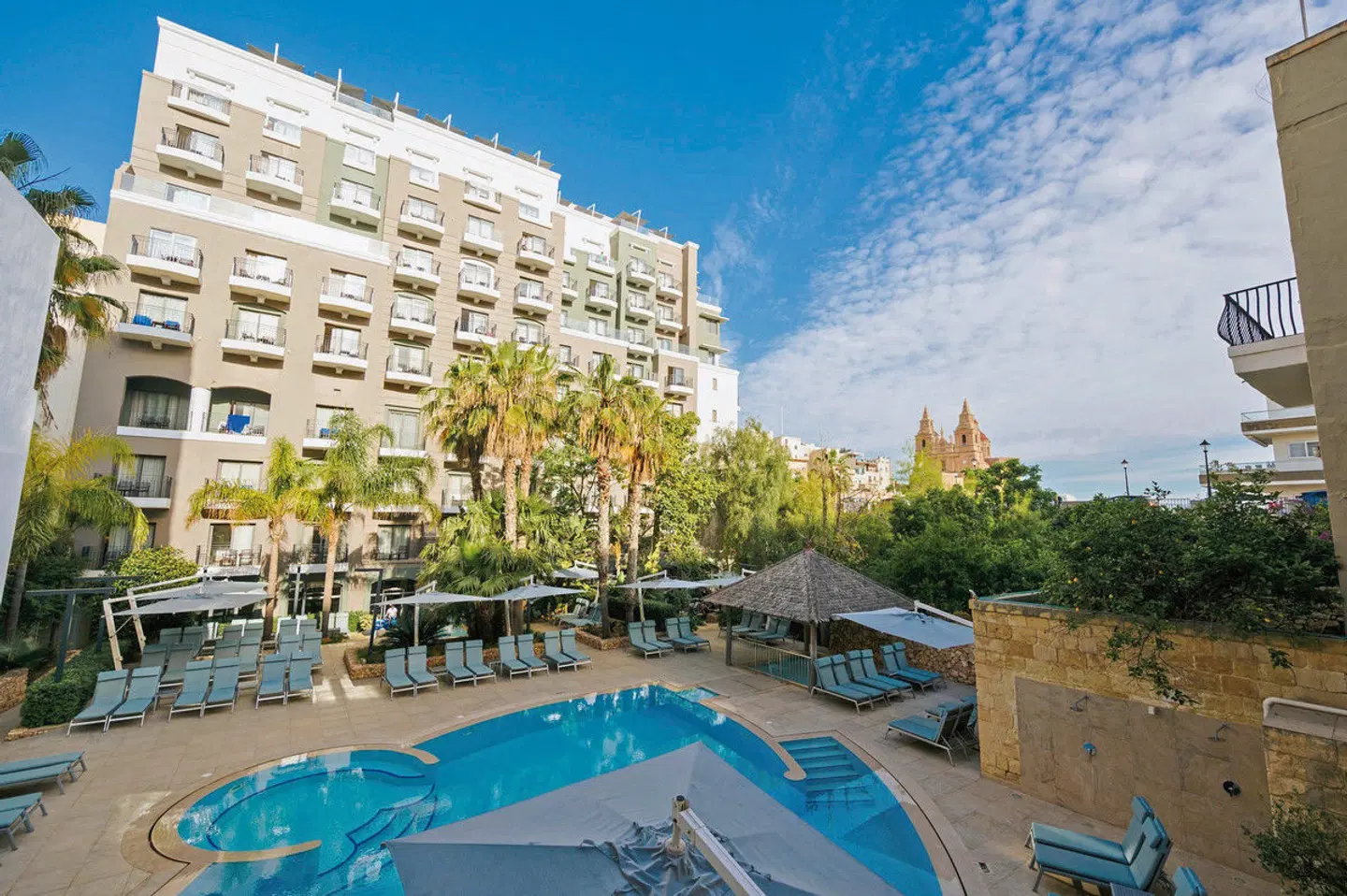 Maritim Antonine Hotel & Spa OUTDOOR_POOL