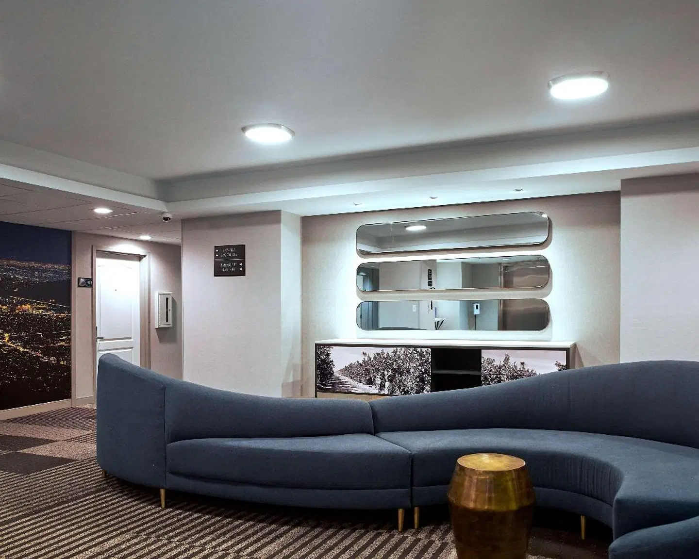 Hampton Inn & Suites Los Angeles/Sherman Oaks LOUNGE_LOBBY