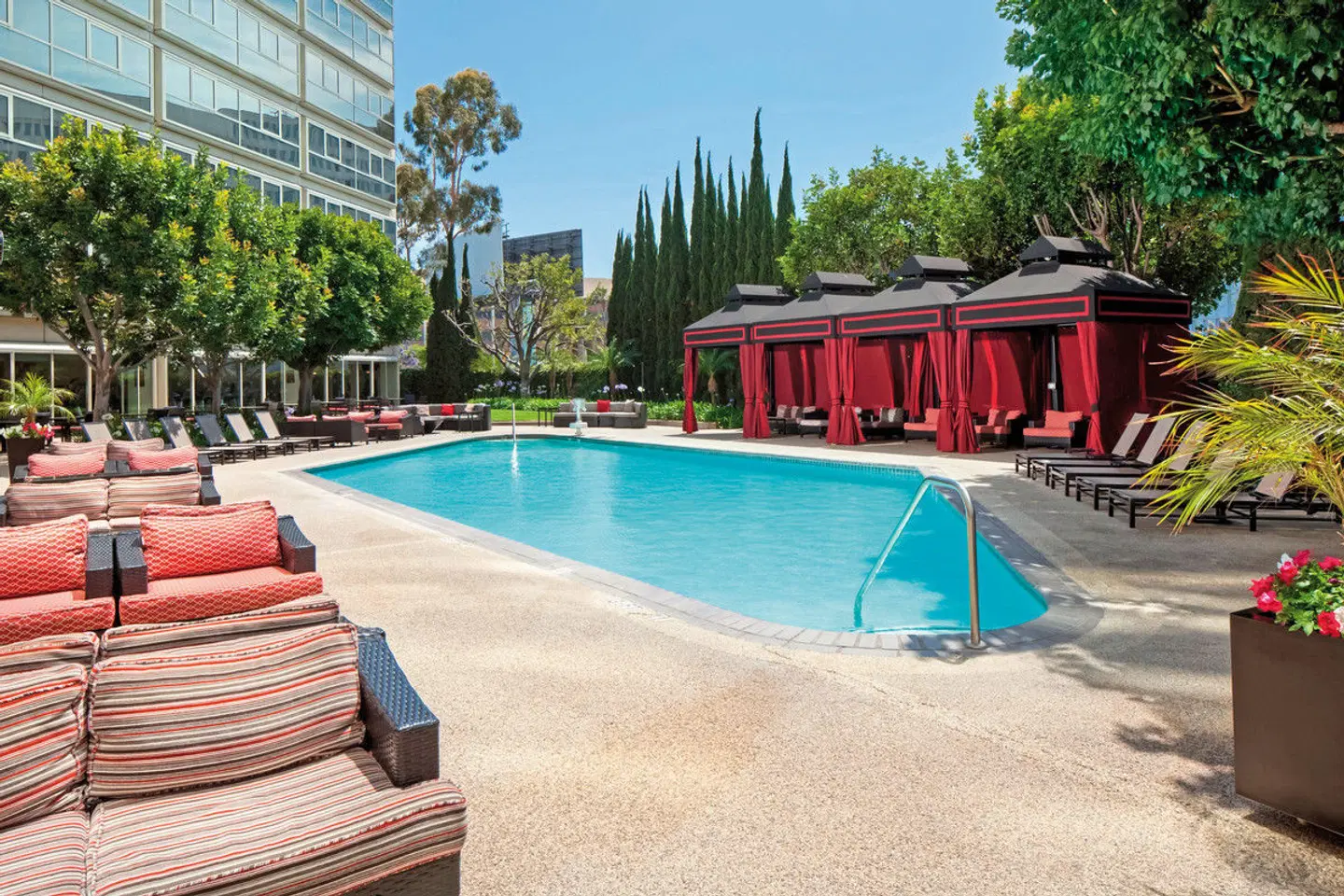 Sheraton Gateway Los Angeles Hotel OUTDOOR_POOL