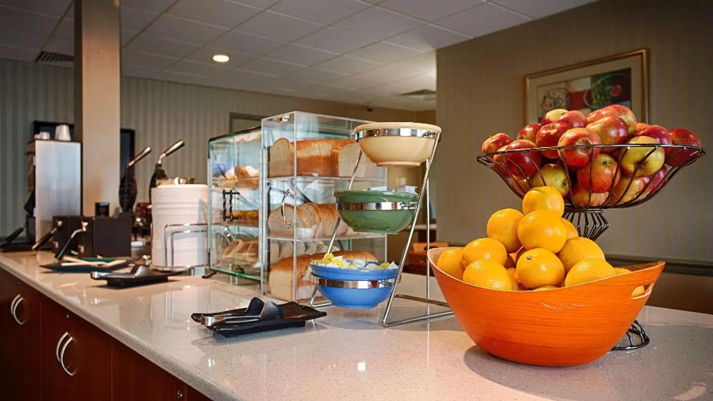 Best Western Summit Inn Bar