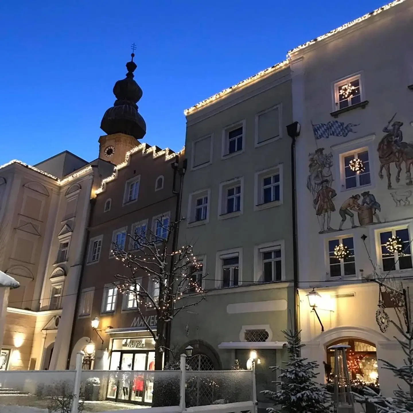 Post EXTERIOR