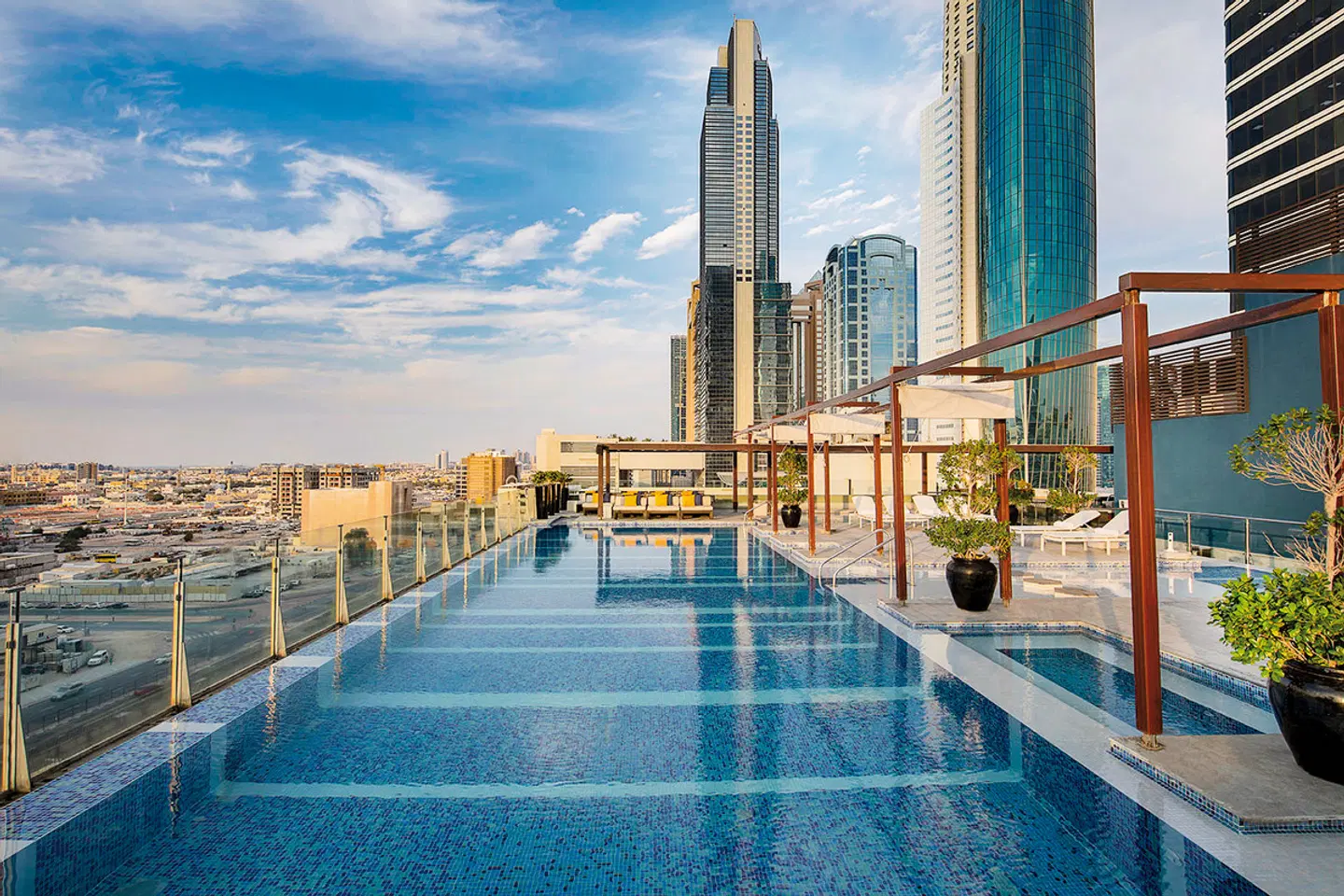 voco Dubai OUTDOOR_POOL