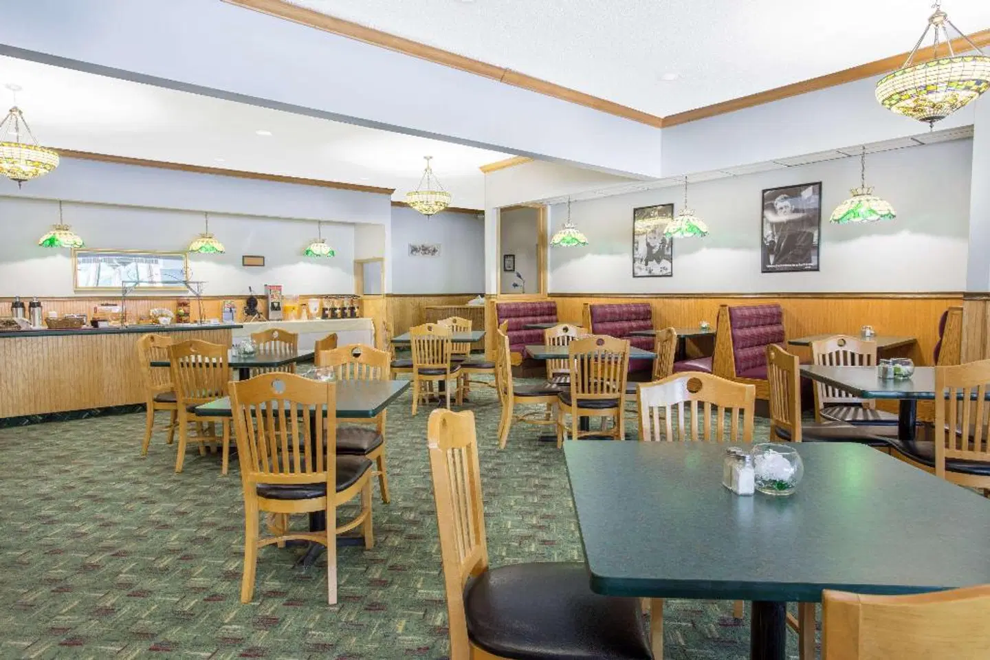 Ramada Corning Painted Post Bar