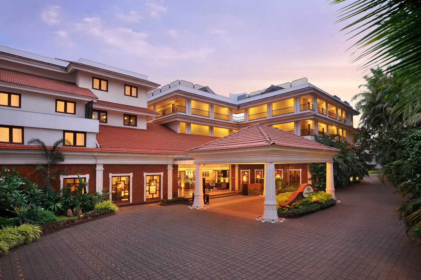 DoubleTree by Hilton Hotel Goa - Arpora - Baga EXTERIOR