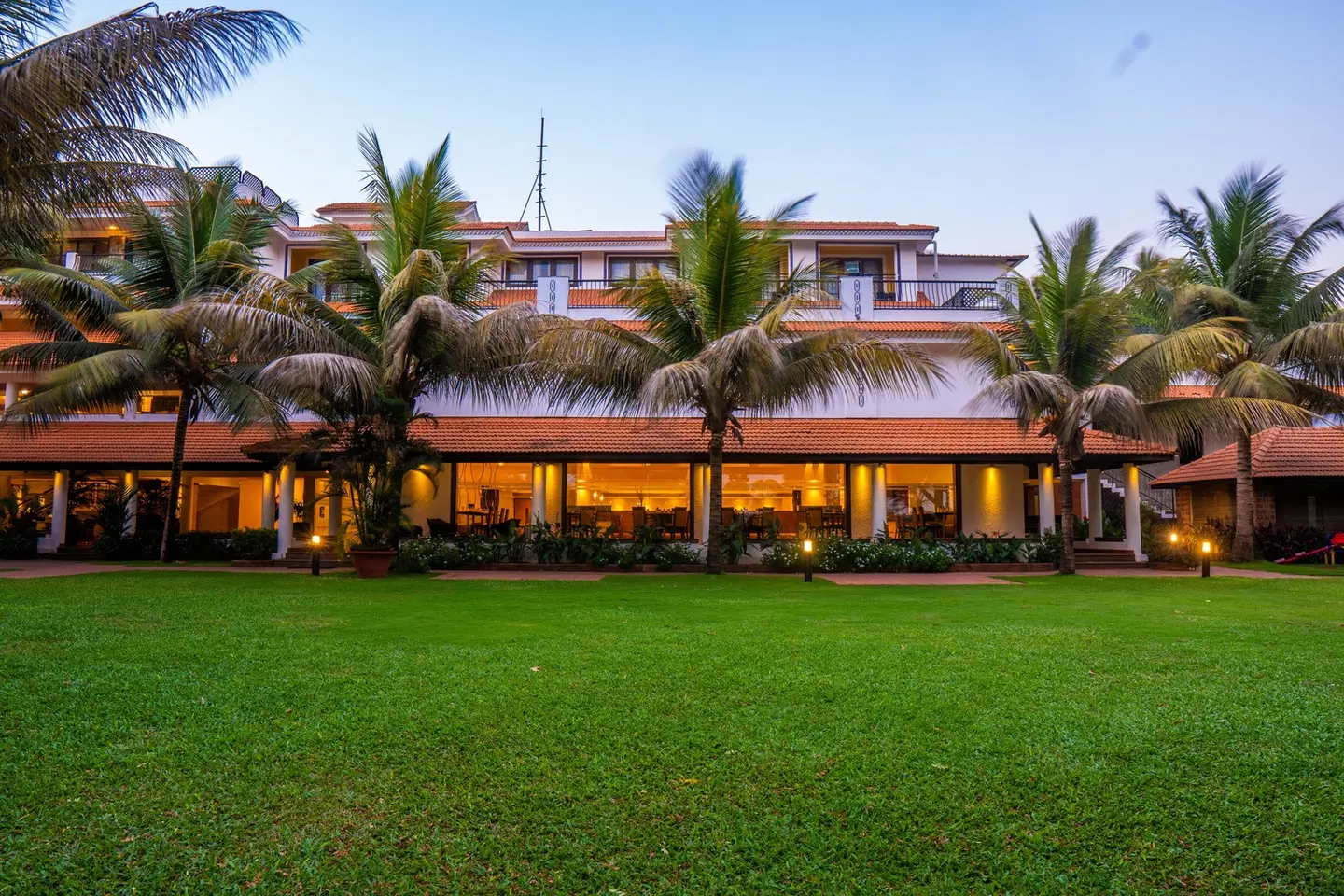 DoubleTree by Hilton Hotel Goa - Arpora - Baga EXTERIOR