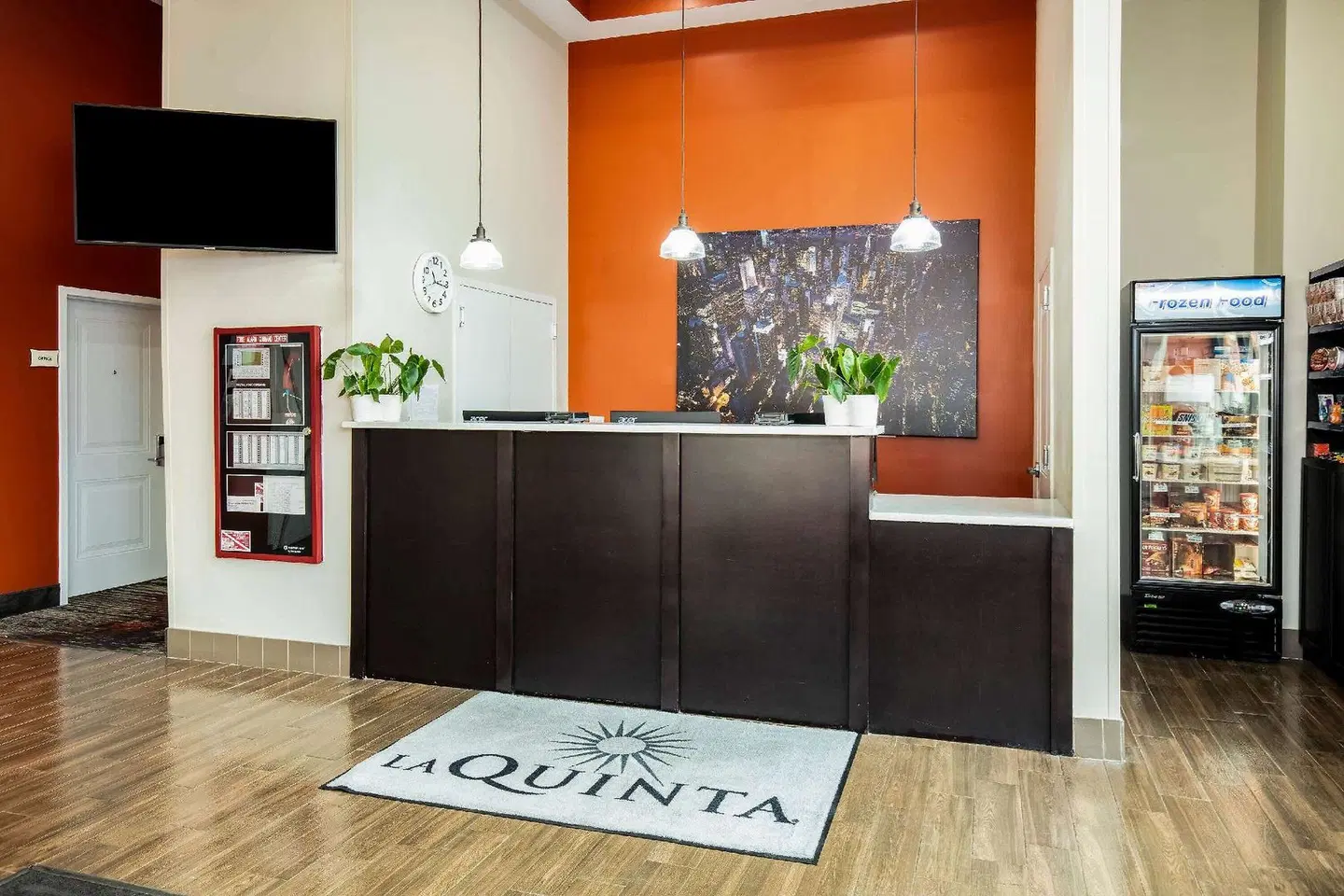 La Quinta Inn and Suites by Wyndham Long Island City LOUNGE_LOBBY