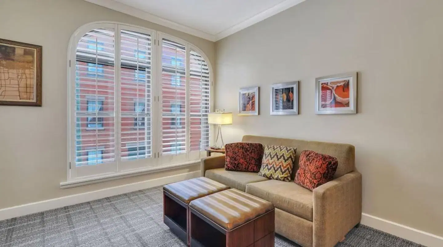 Staybridge Suites Savannah Historic District by IHG ROOM_EXAMPLE