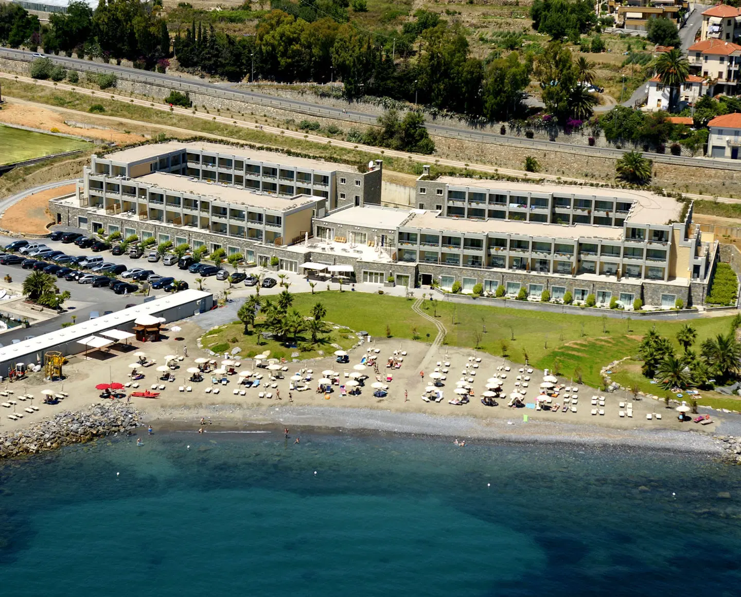Aregai Marina Hotel & Residence EXTERIOR