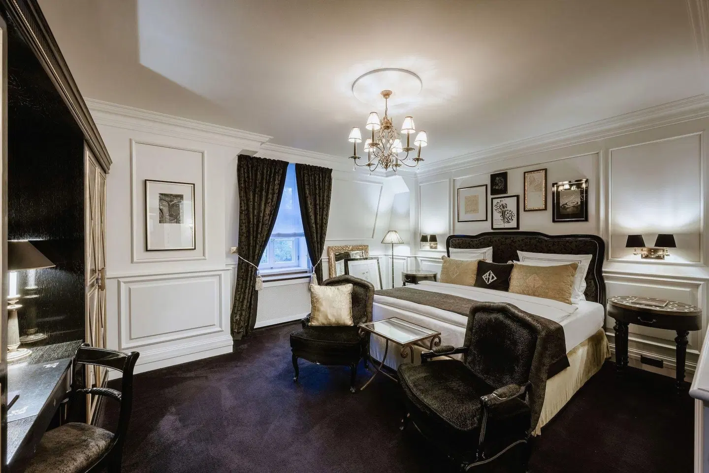 Schlosshotel Berlin by Patrick Hellmann ROOM_EXAMPLE