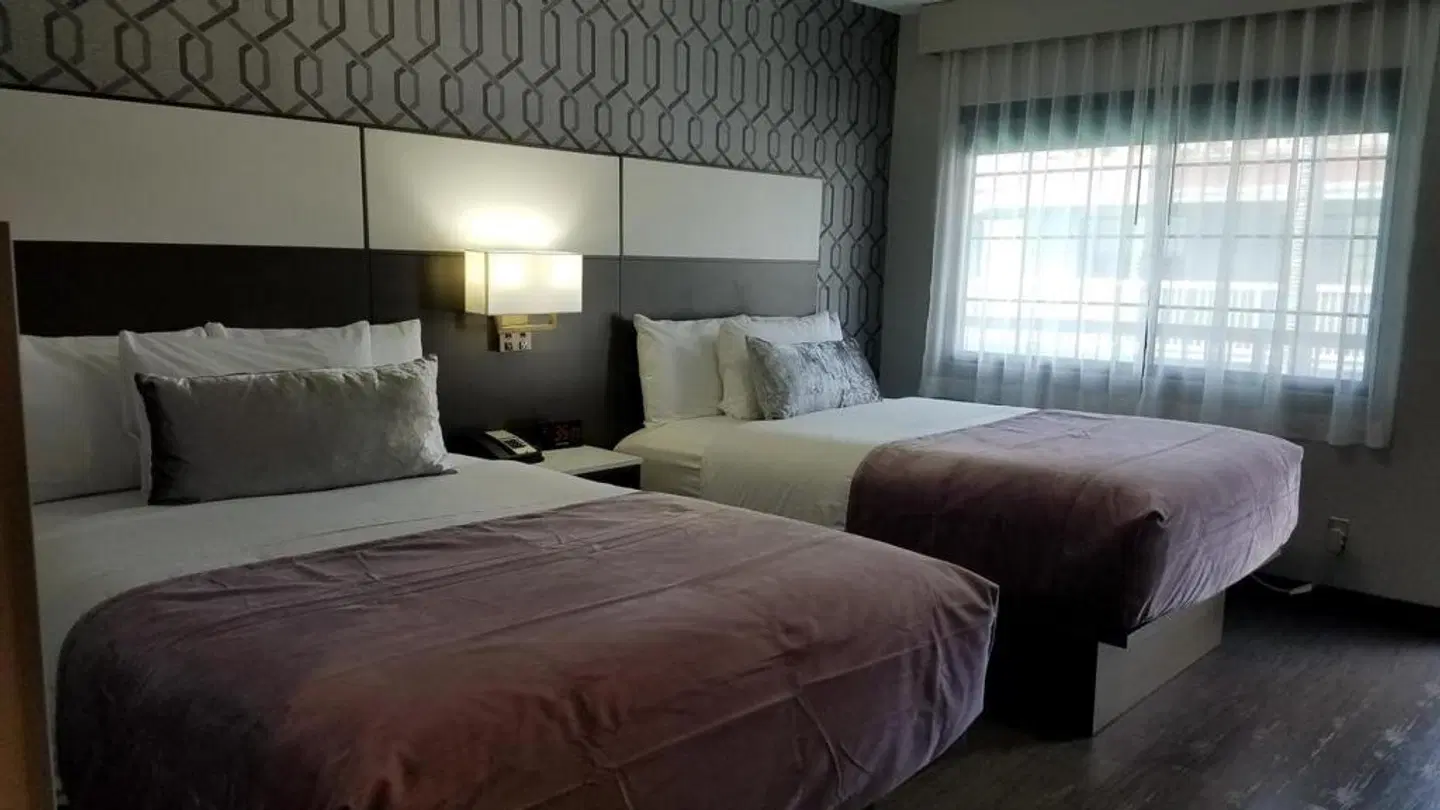 Sunset West Hotel, SureStay Collection By Best Western ROOM_EXAMPLE
