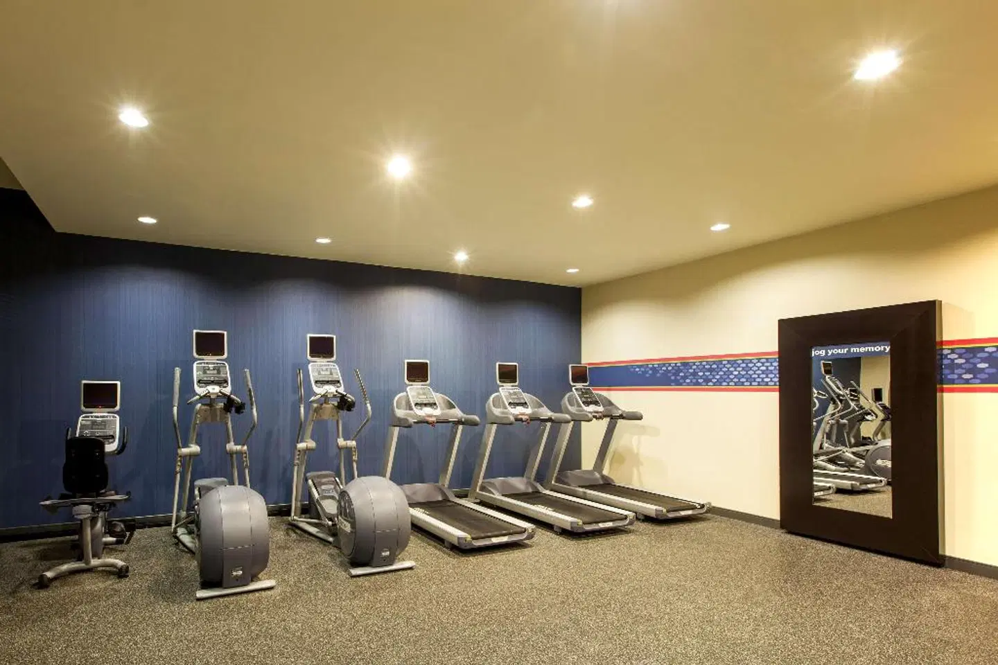Hampton Inn New York - LaGuardia Airport SPORTS_AND_LEISURE