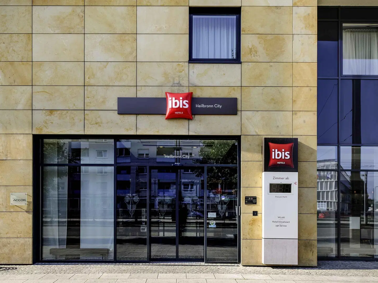 ibis Heilbronn City EXTERIOR