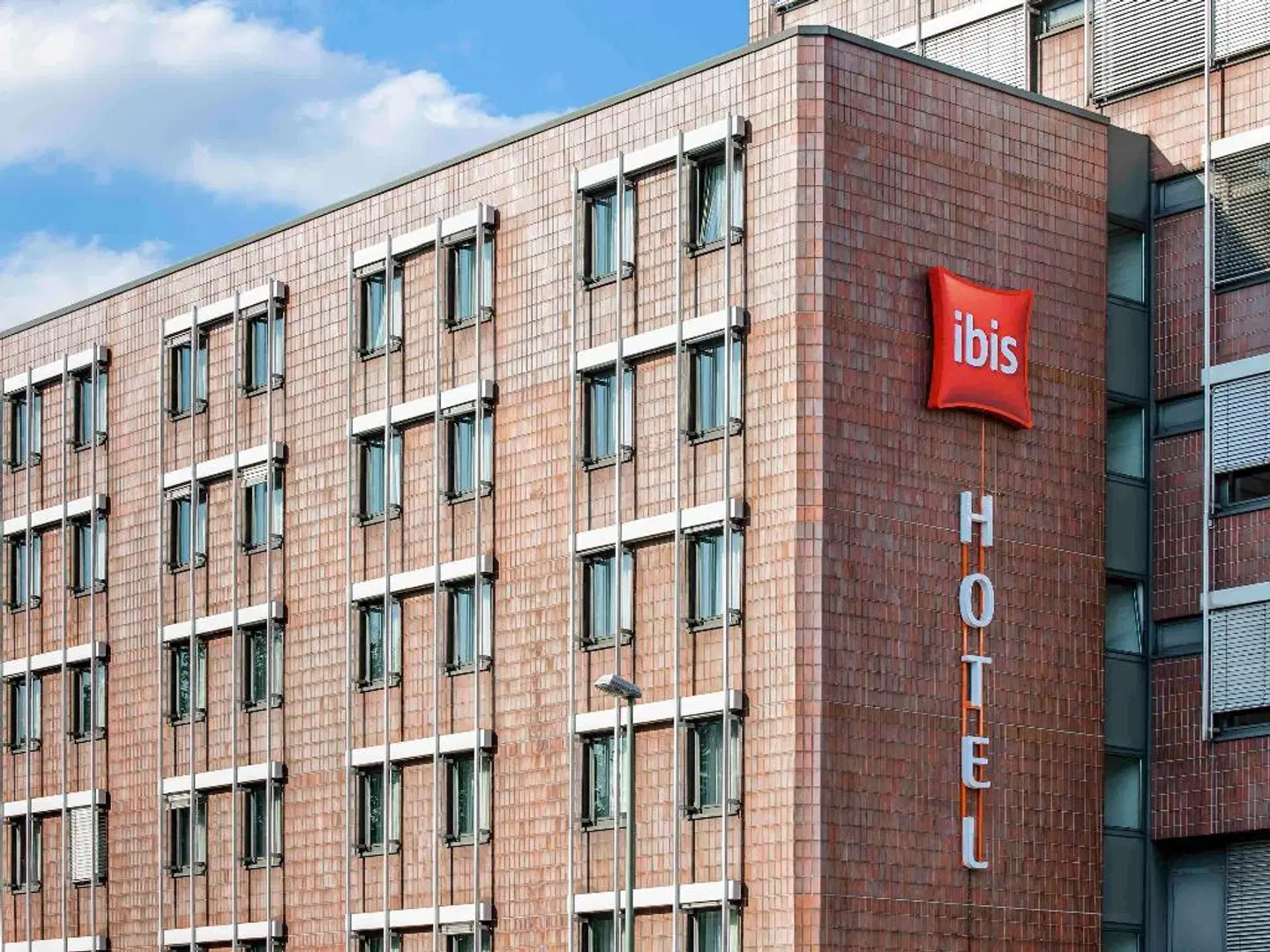 ibis Ulm City EXTERIOR