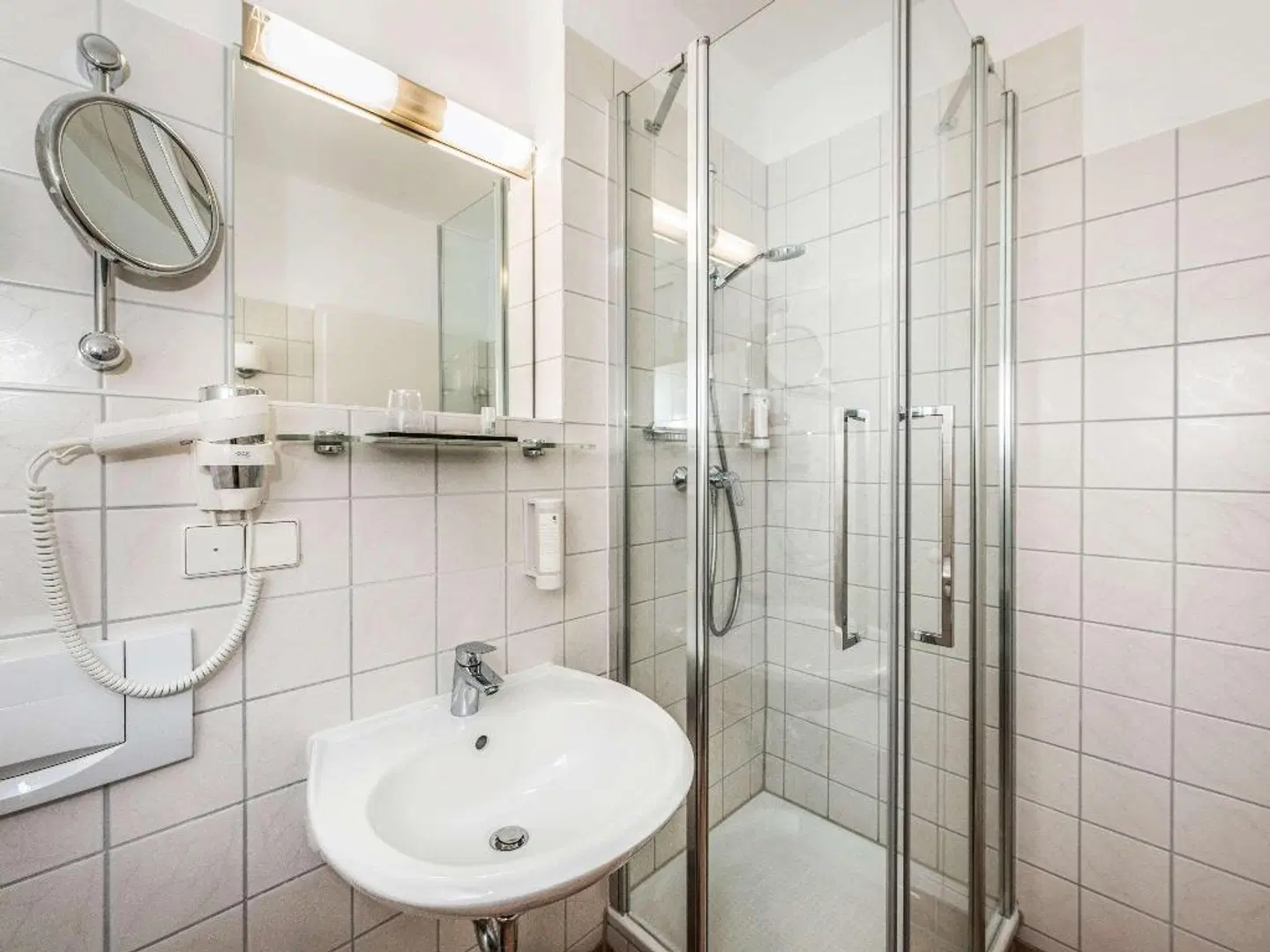 Ibis Styles Offenburg City Badezimmer