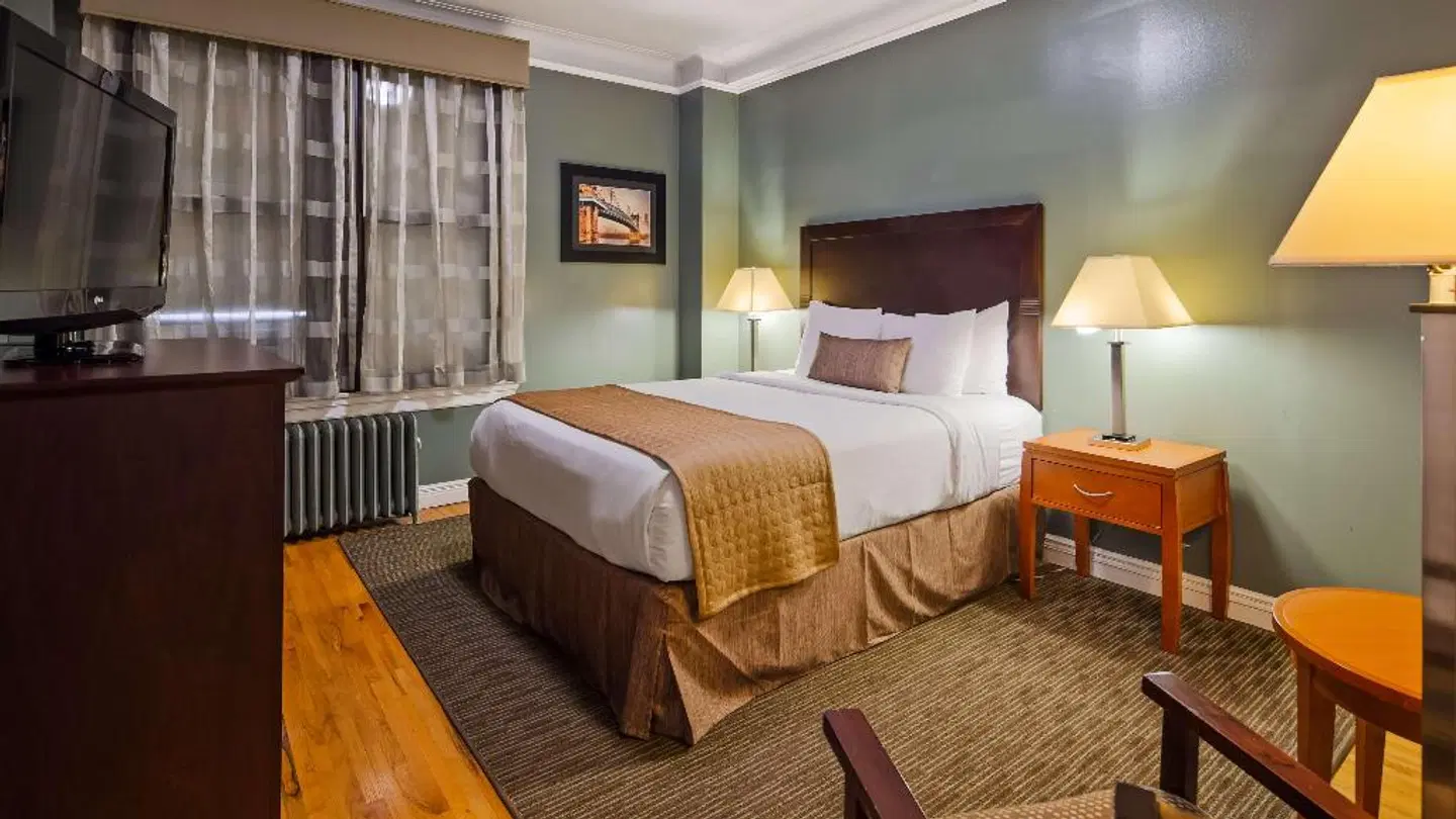 Best Western Plus Hospitality House Suites ROOM_EXAMPLE