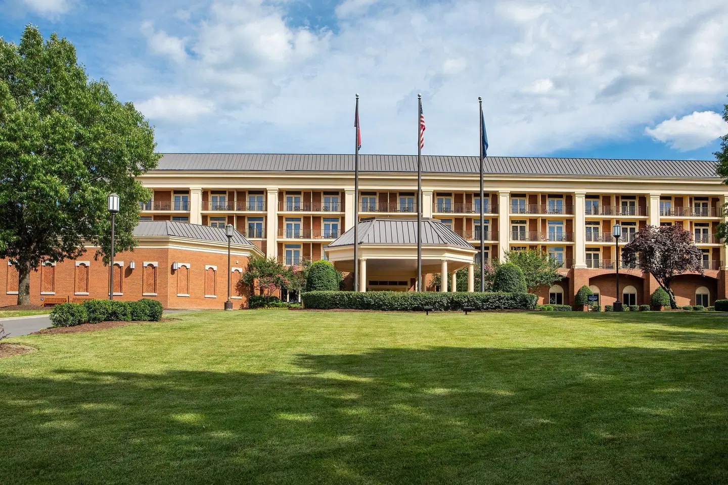 Sheraton Music City Hotel EXTERIOR