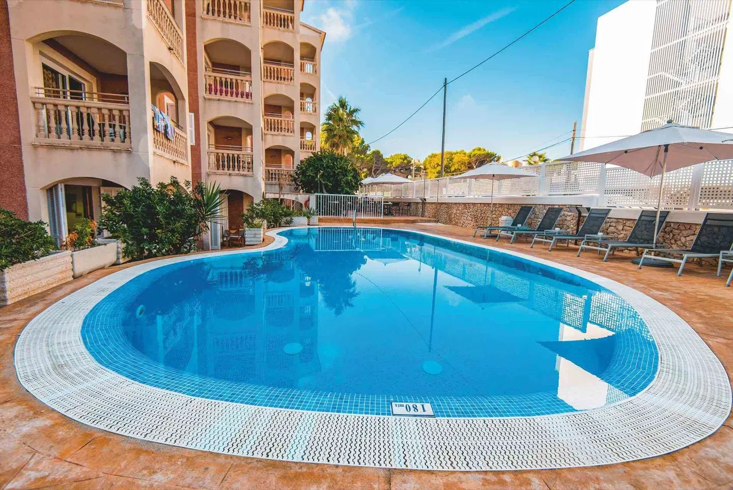 Quijote Park OUTDOOR_POOL