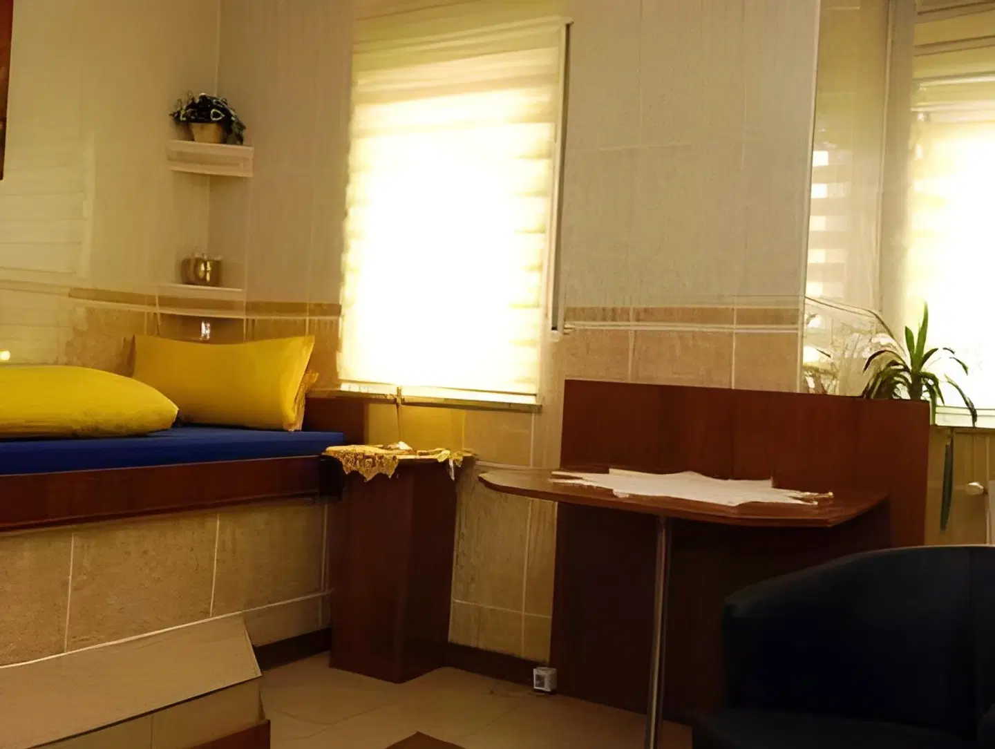 Europa ROOM_EXAMPLE