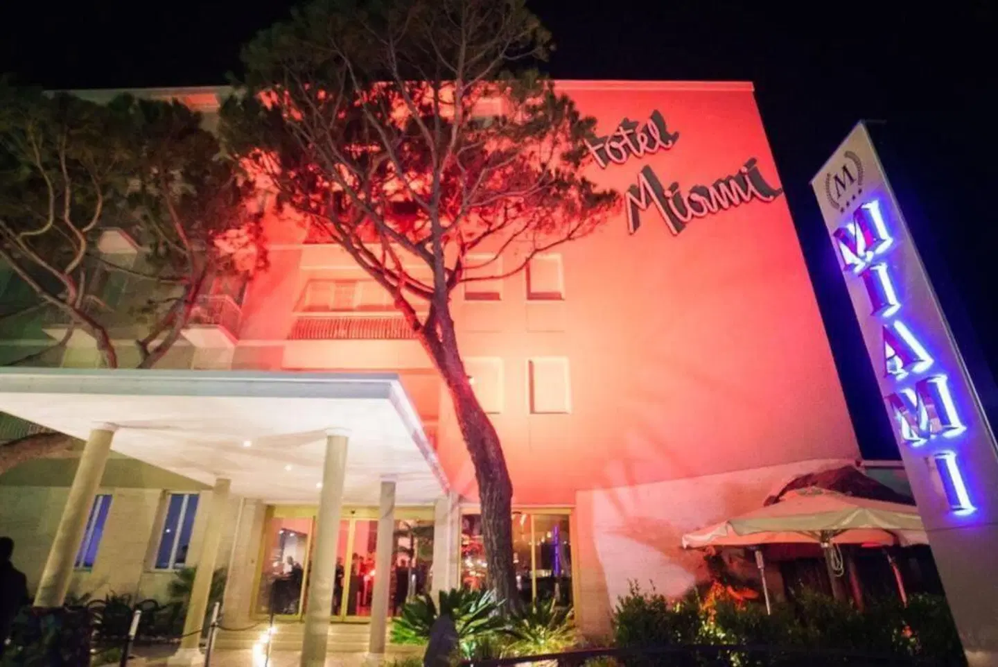 Color Miami Beach Family Hotel EXTERIOR