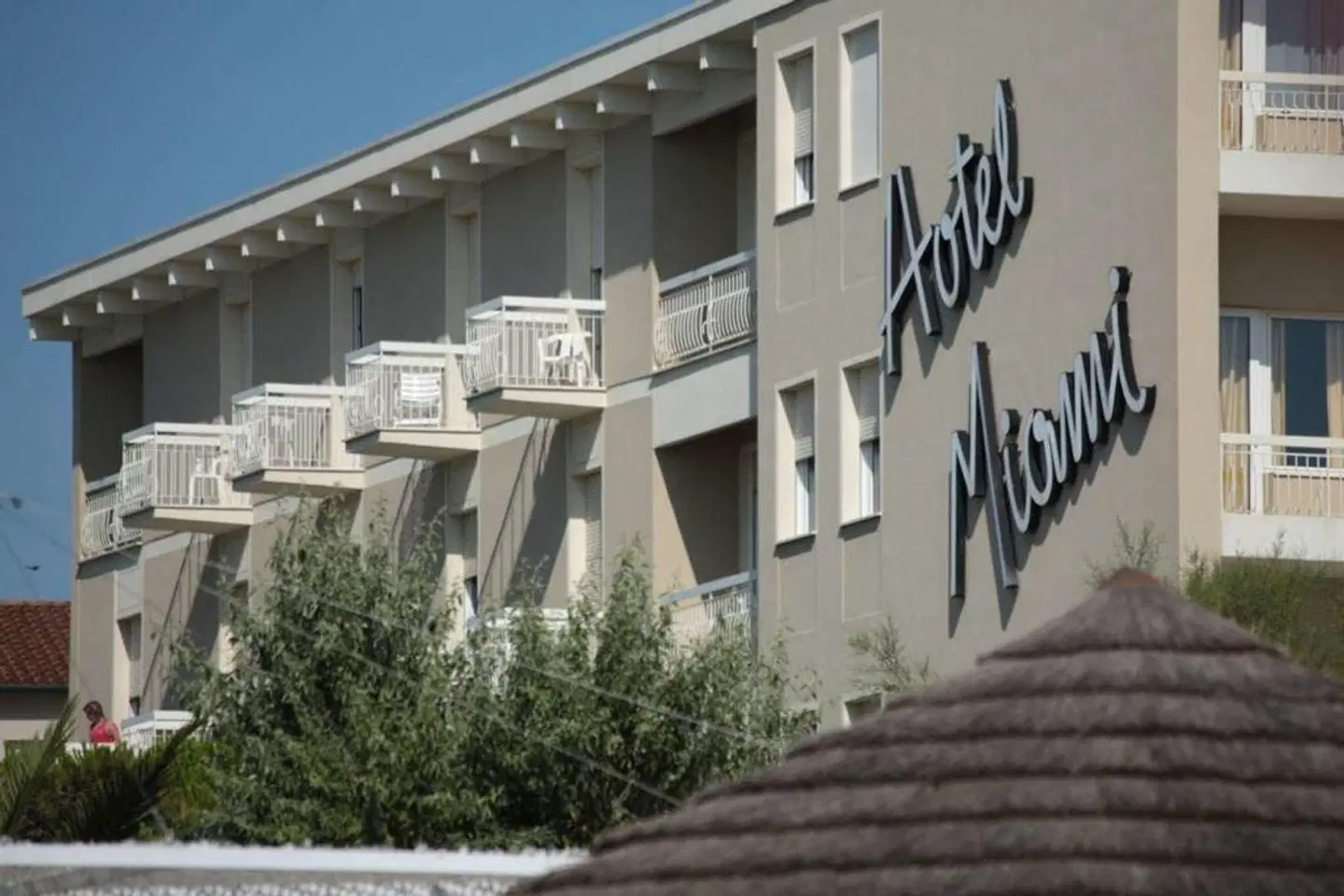 Color Miami Beach Family Hotel EXTERIOR