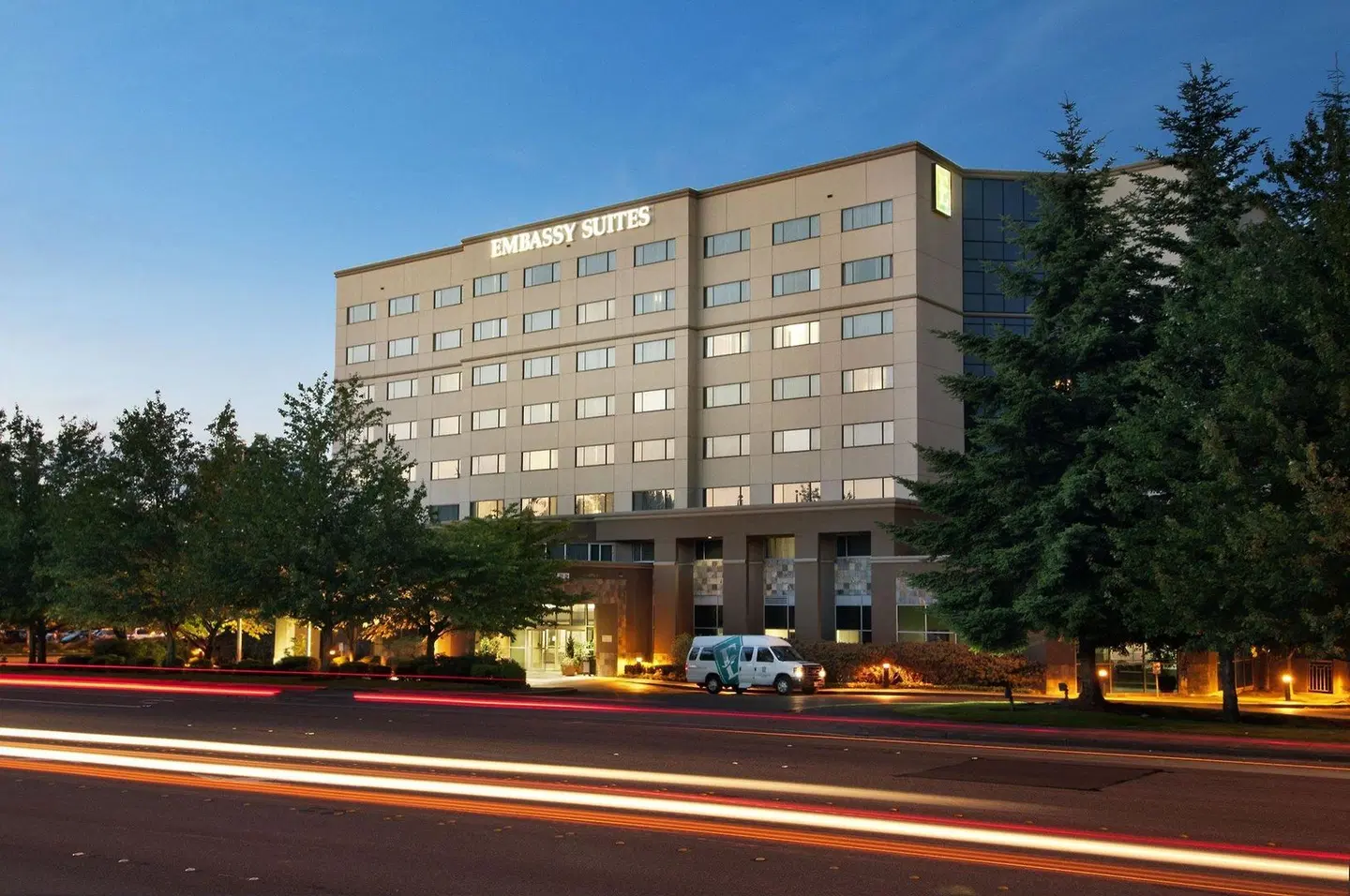 Embassy Suites by Hilton Seattle Tacoma International Airport EXTERIOR