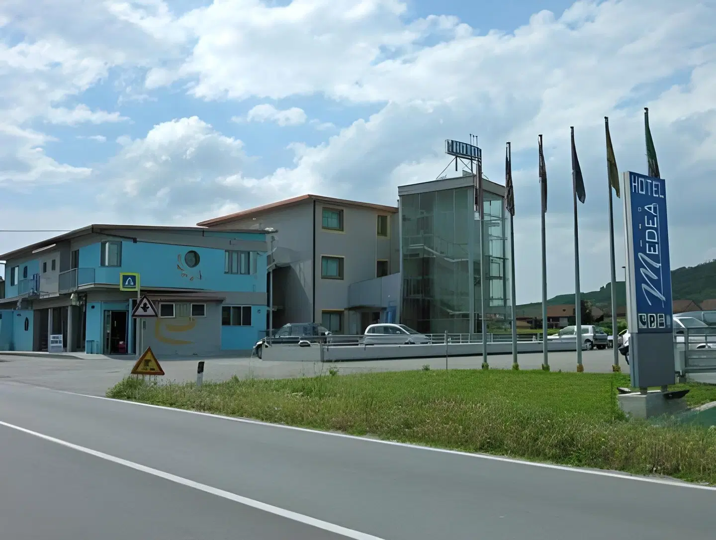 Medea EXTERIOR