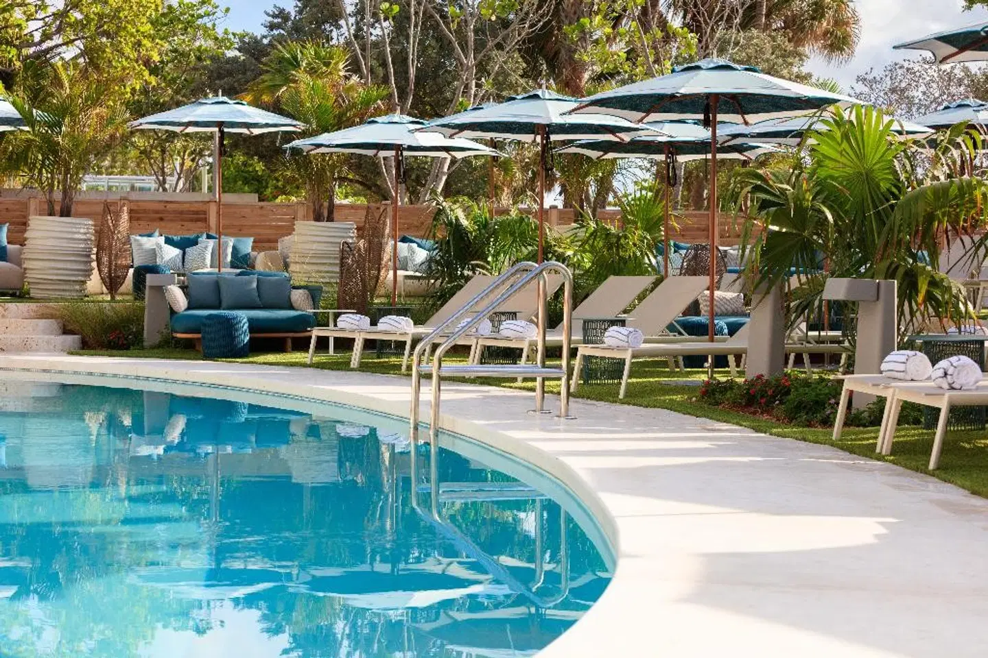 Andaz Miami Beach OUTDOOR_POOL