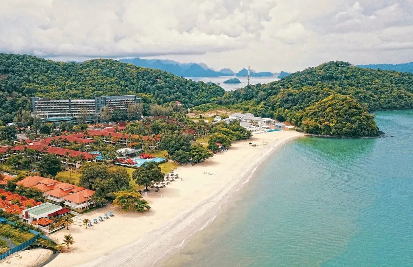 Holiday Villa Beach Resort & Spa LANDSCAPE