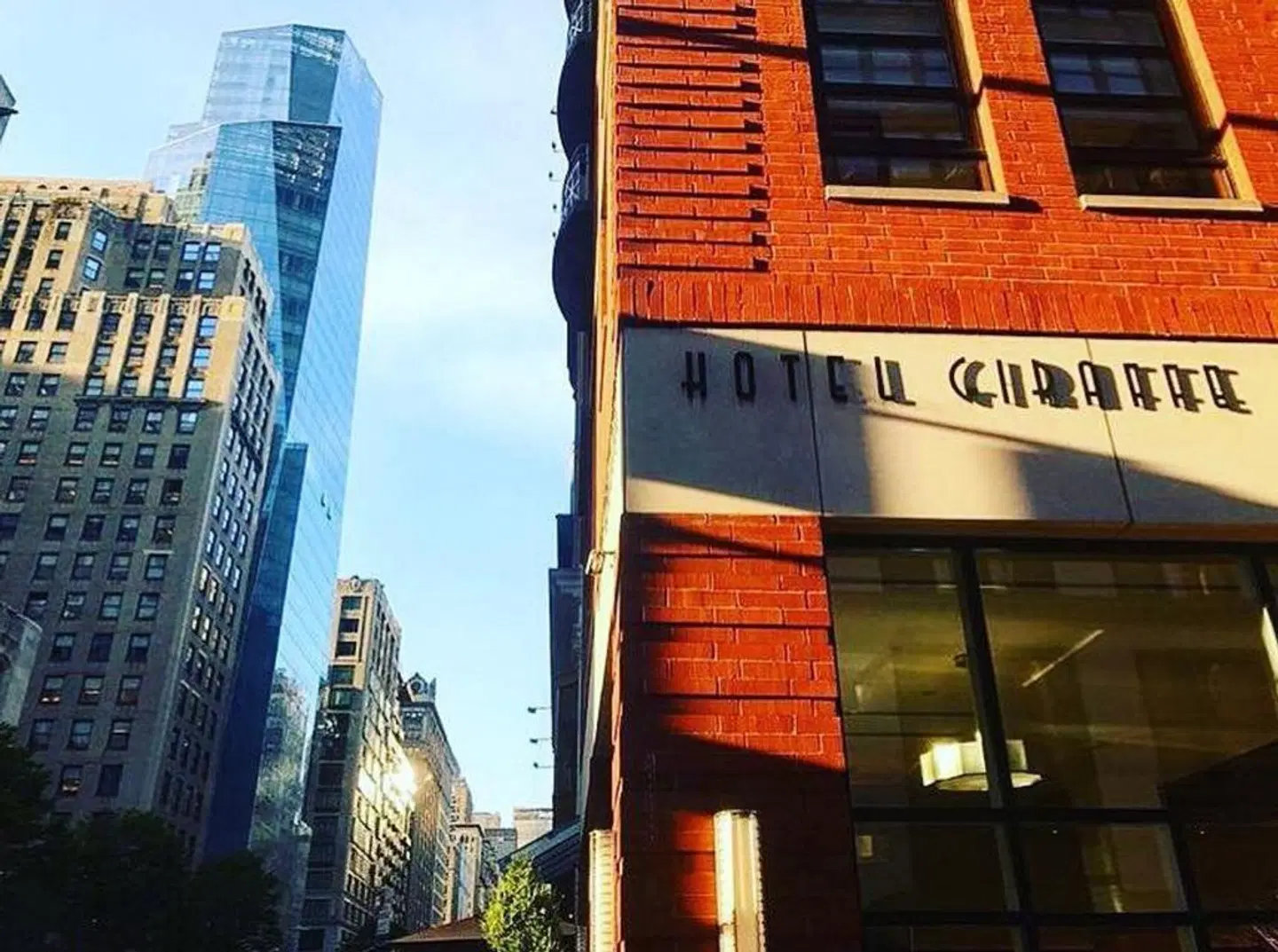 Giraffe EXTERIOR
