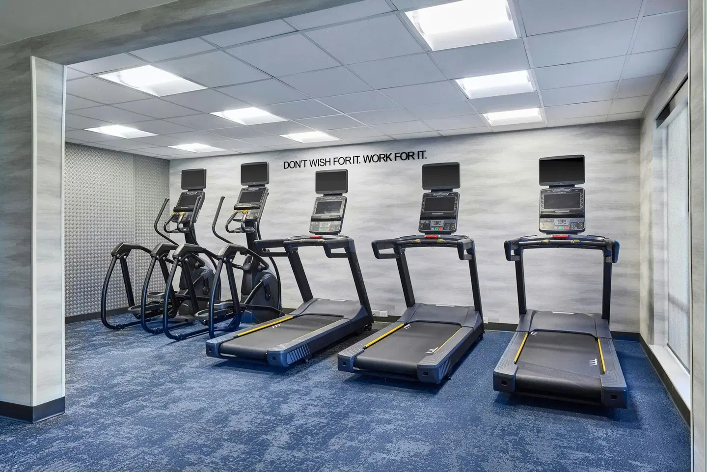 Fairfield by Marriott Inn & Suites Burlington SPORTS_AND_LEISURE