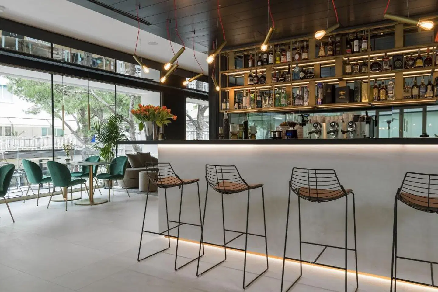 We.me Suite Hotel Bar