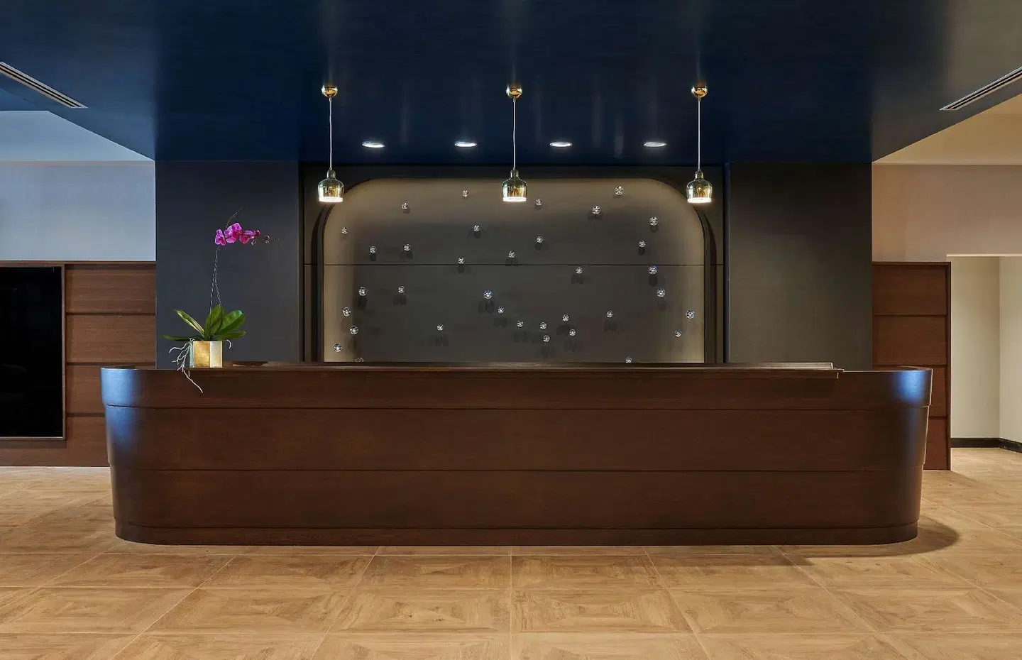 Sable at Navy Pier Chicago, Curio Collection by Hilton LOUNGE_LOBBY