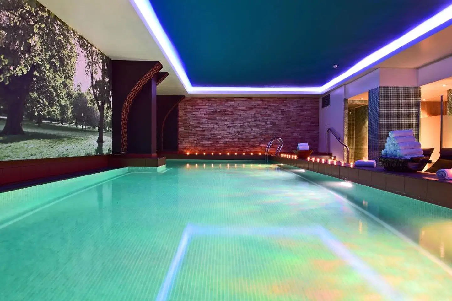 Pestana Chelsea Bridge Hallenbad
