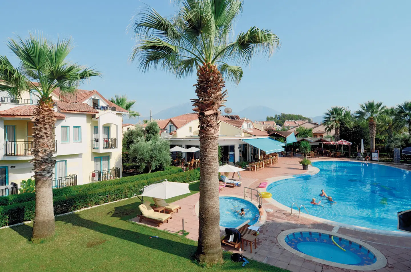 Rebin Beach OUTDOOR_POOL