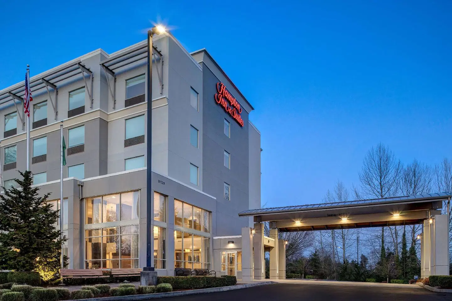 Hampton Inn & Suites Seattle/Federal Way EXTERIOR