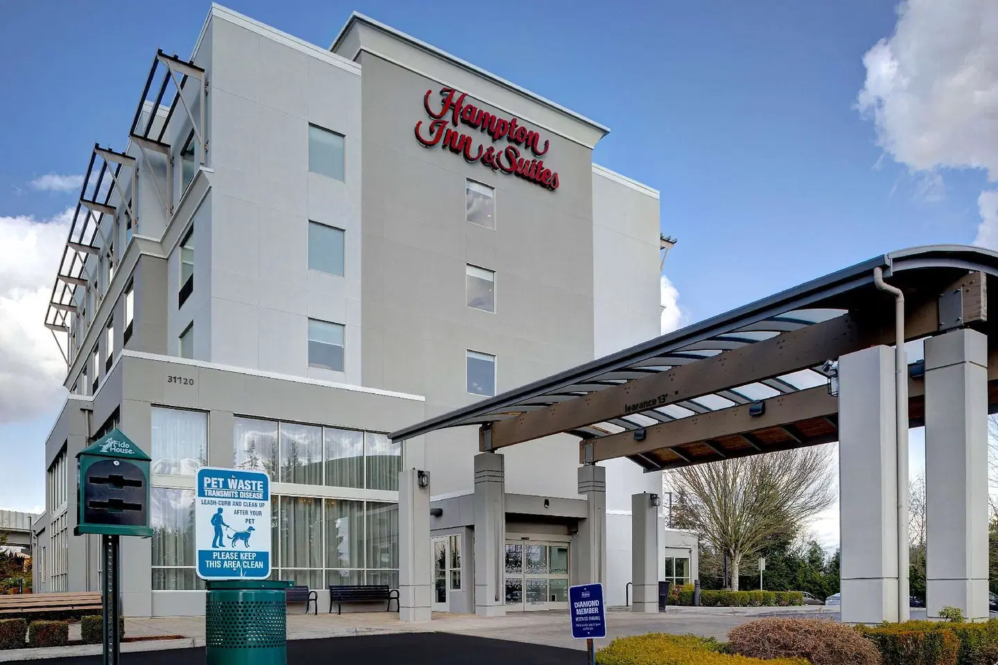 Hampton Inn & Suites Seattle/Federal Way EXTERIOR