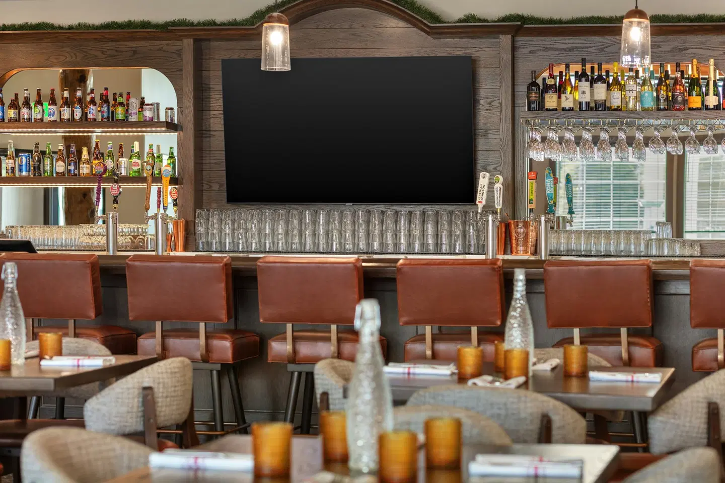 Starlite Yellowstone, Tapestry Collection by Hilton Bar