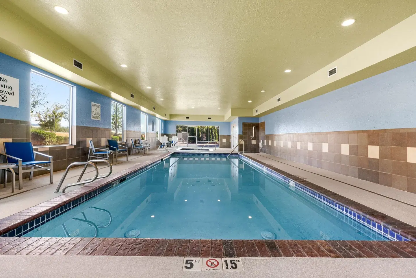 Holiday Inn Express & Suites Sumner - Puyallup Area by IHG Hallenbad